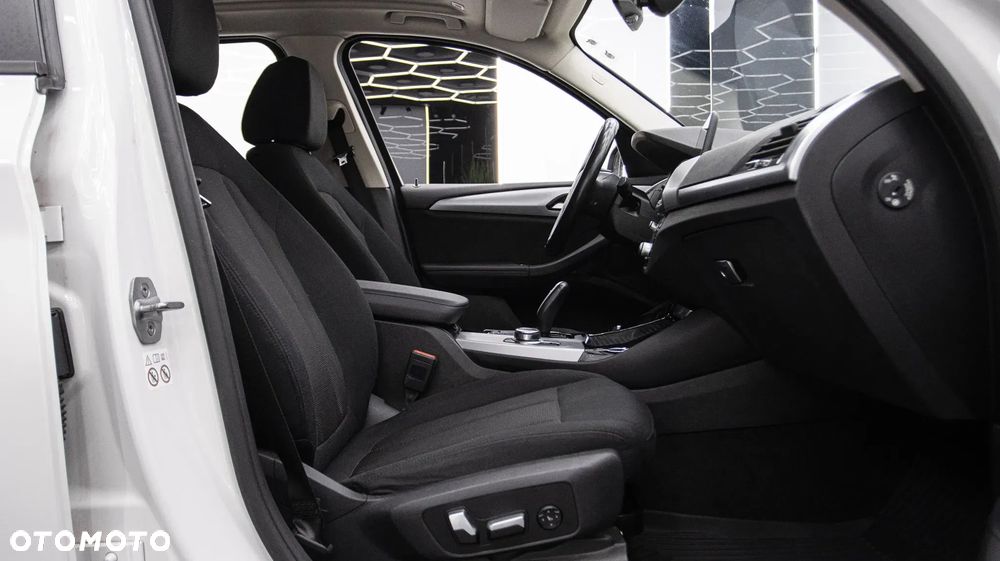 BMW X3 xDrive20i GPF Business Edition - 13