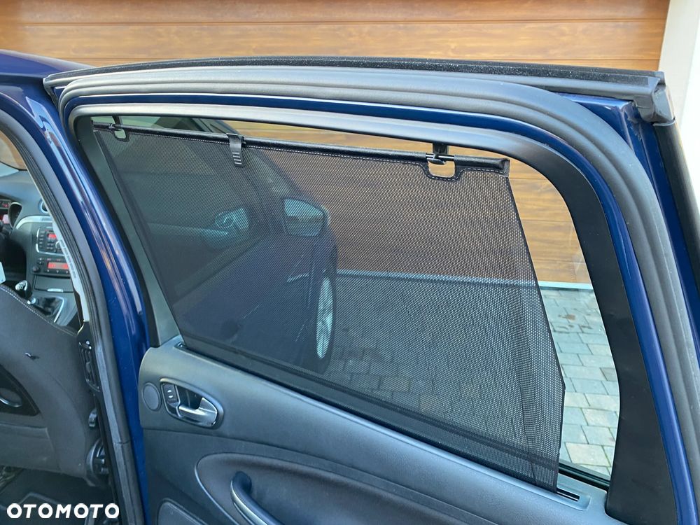 Ford S-Max - 17