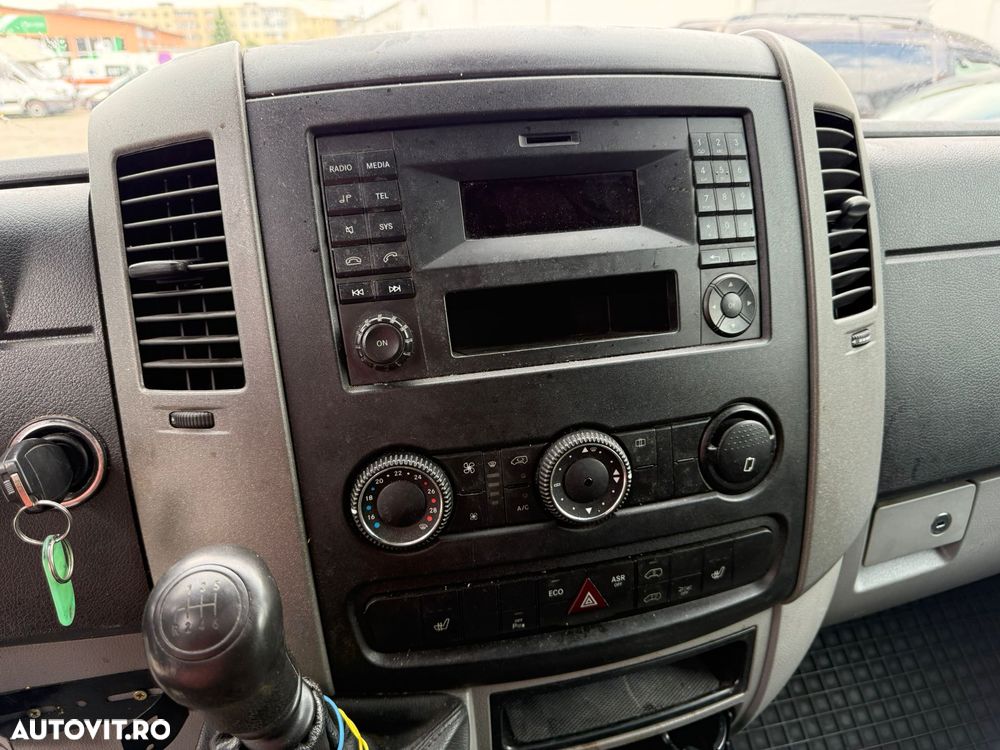 Mercedes-Benz Sprinter - 11