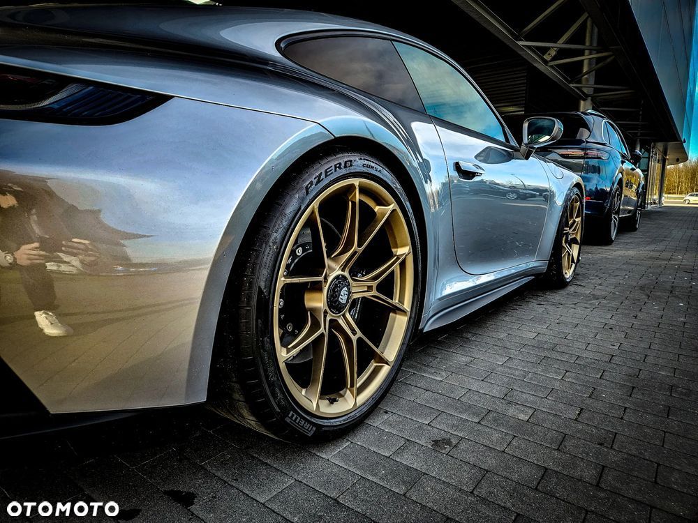 Porsche 911 GT3 Touring PDK - 4