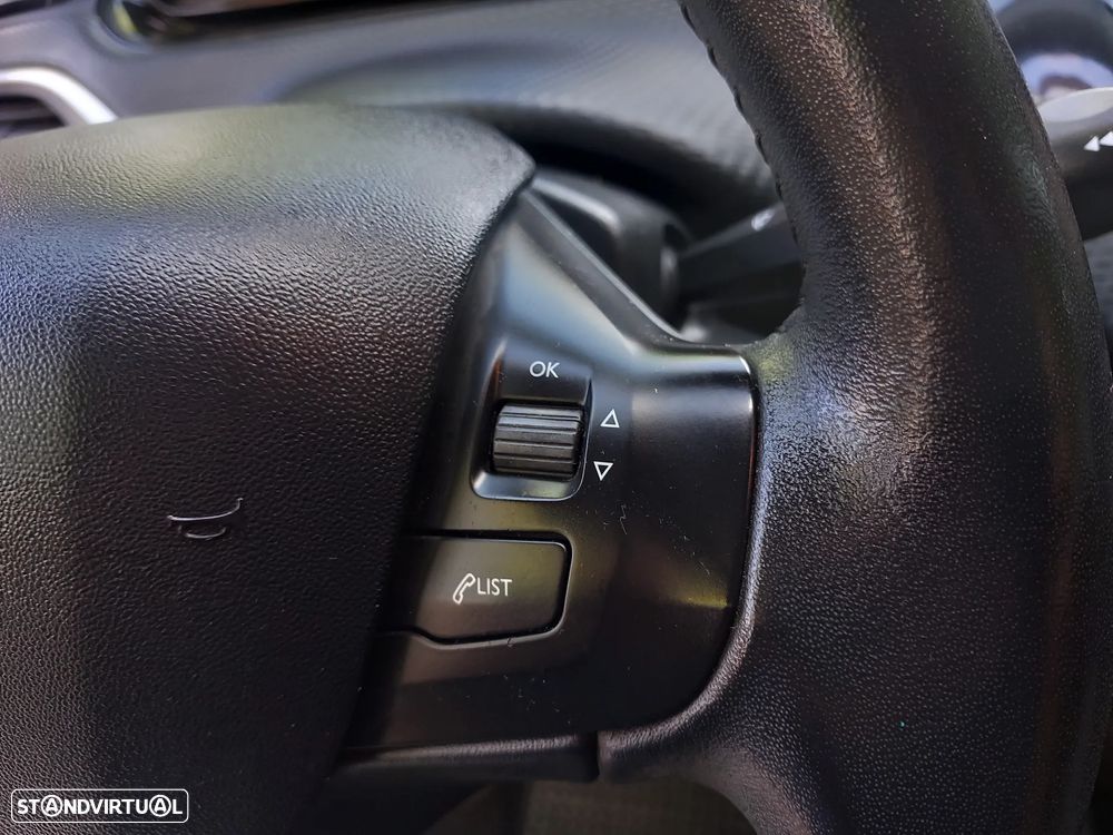 Peugeot 208 PureTech 82 Start & Stop Style - 19