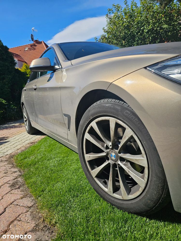 BMW Seria 3 320i xDrive - 14