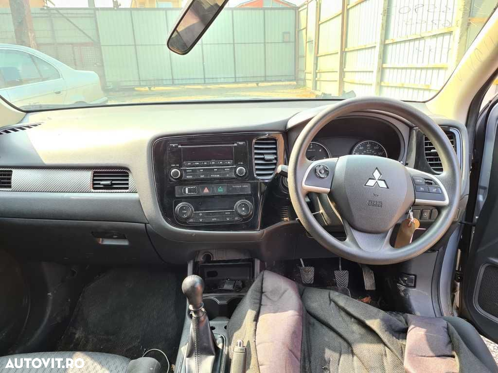 Dezmembrari dezmembrez  Mitsubishi Outlander III 2.2 DIESEL 2012-2020 - 6