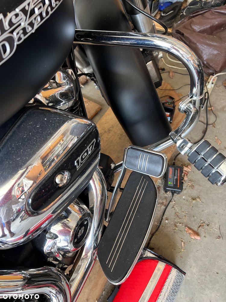 Harley-Davidson CVO Street Glide - 7