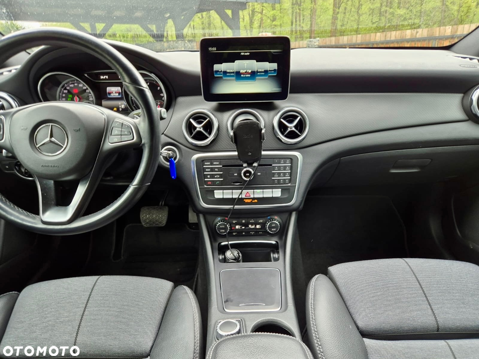 Mercedes-Benz GLA - 18