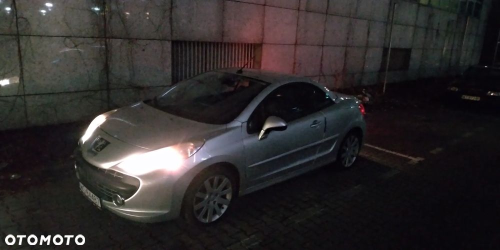 Peugeot 207 CC - 2