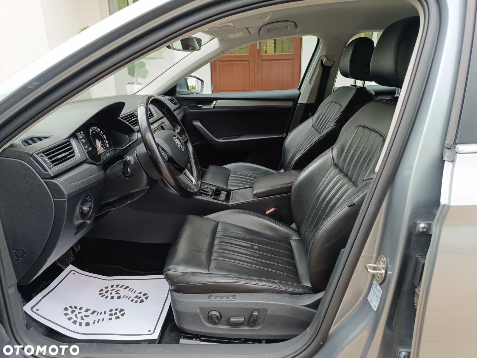 Skoda Superb 1.4 TSI ACT DSG Ambition - 25
