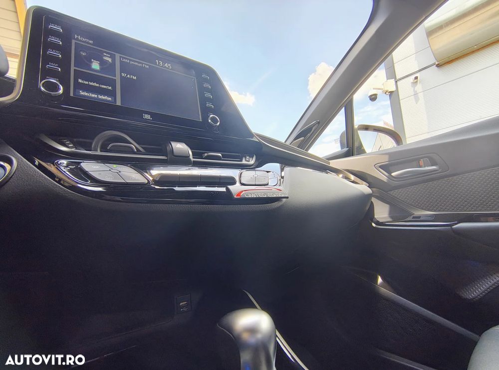 Toyota C-HR 2.0 HSD 184 CP 4x2 CVT Classy Bi-Tone - 10