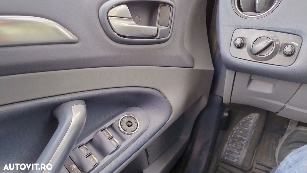 Ford Mondeo 2.0 TDCi Titanium X - 18