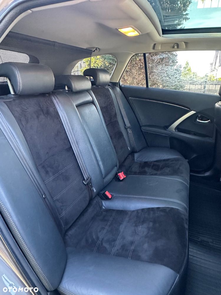 Toyota Avensis 1.8 Comfort - 34