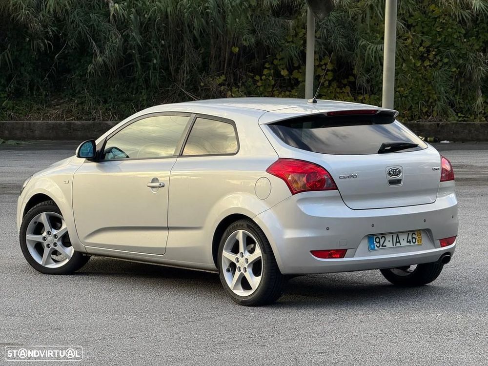 Kia Ceed S Coupé 1.6 CRDi EX - 4