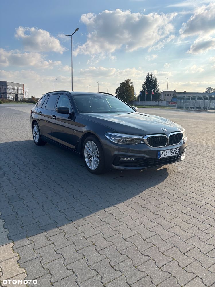 BMW 5 Series 2018 photo 2