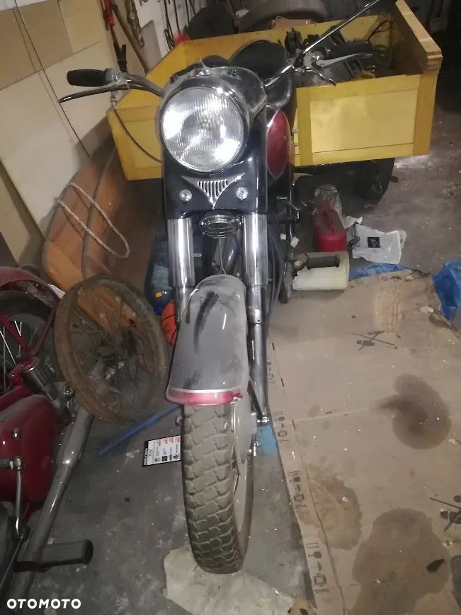 Jawa 250 - 9