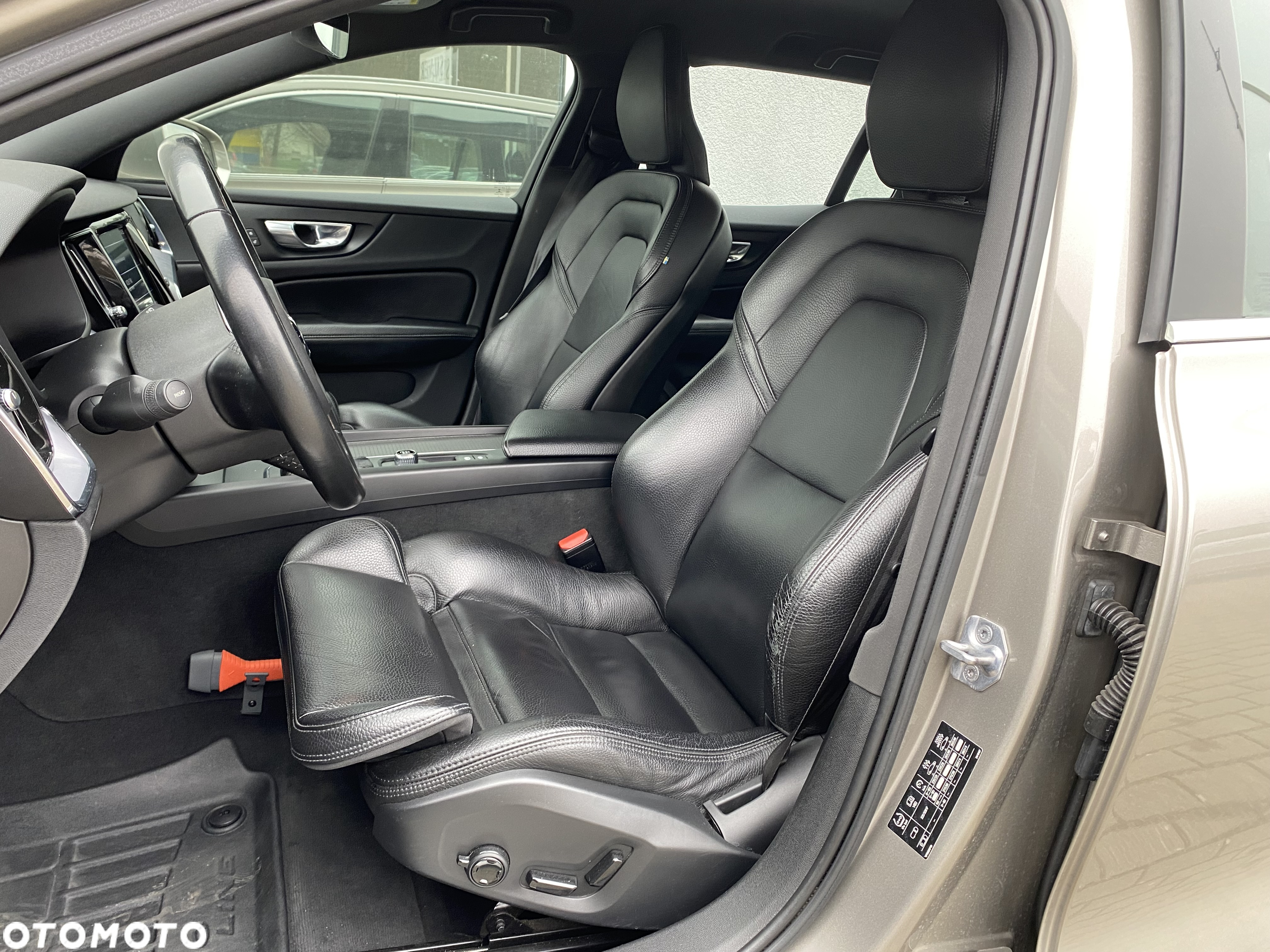 Volvo V60 D4 Geartronic Momentum Pro - 7