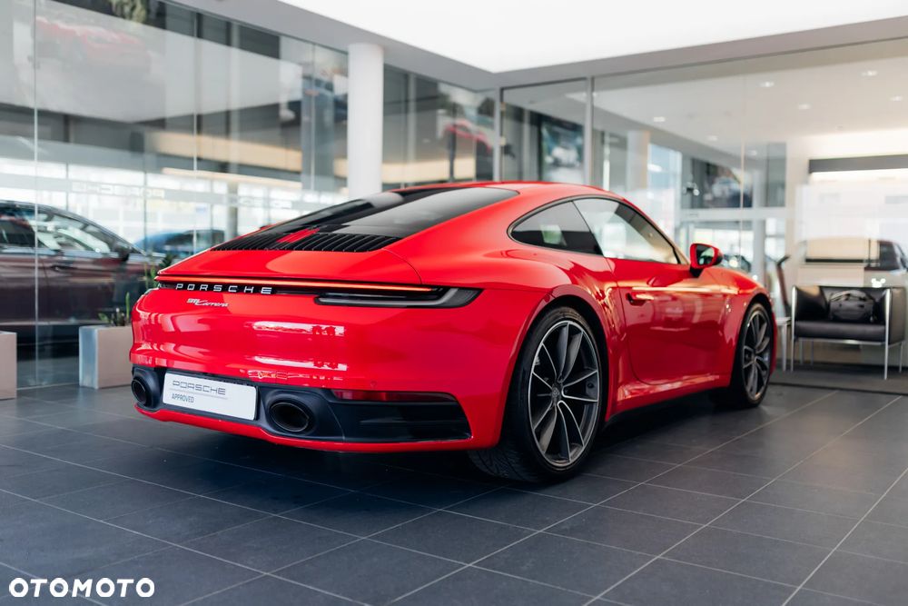 Porsche 911 Carrera - 14