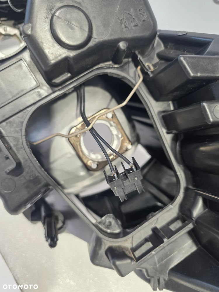 FORD KUGA MK2 II 12- PRAWA LAMPA PRZEDNIA PRZÓD ZWYKŁA , NR CV44-13W029-AE , NR AUKCJI LPP262 - 25
