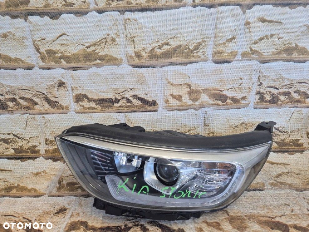 Reflektor Przód strona lewa KIA Stonic soczewka z led - 1