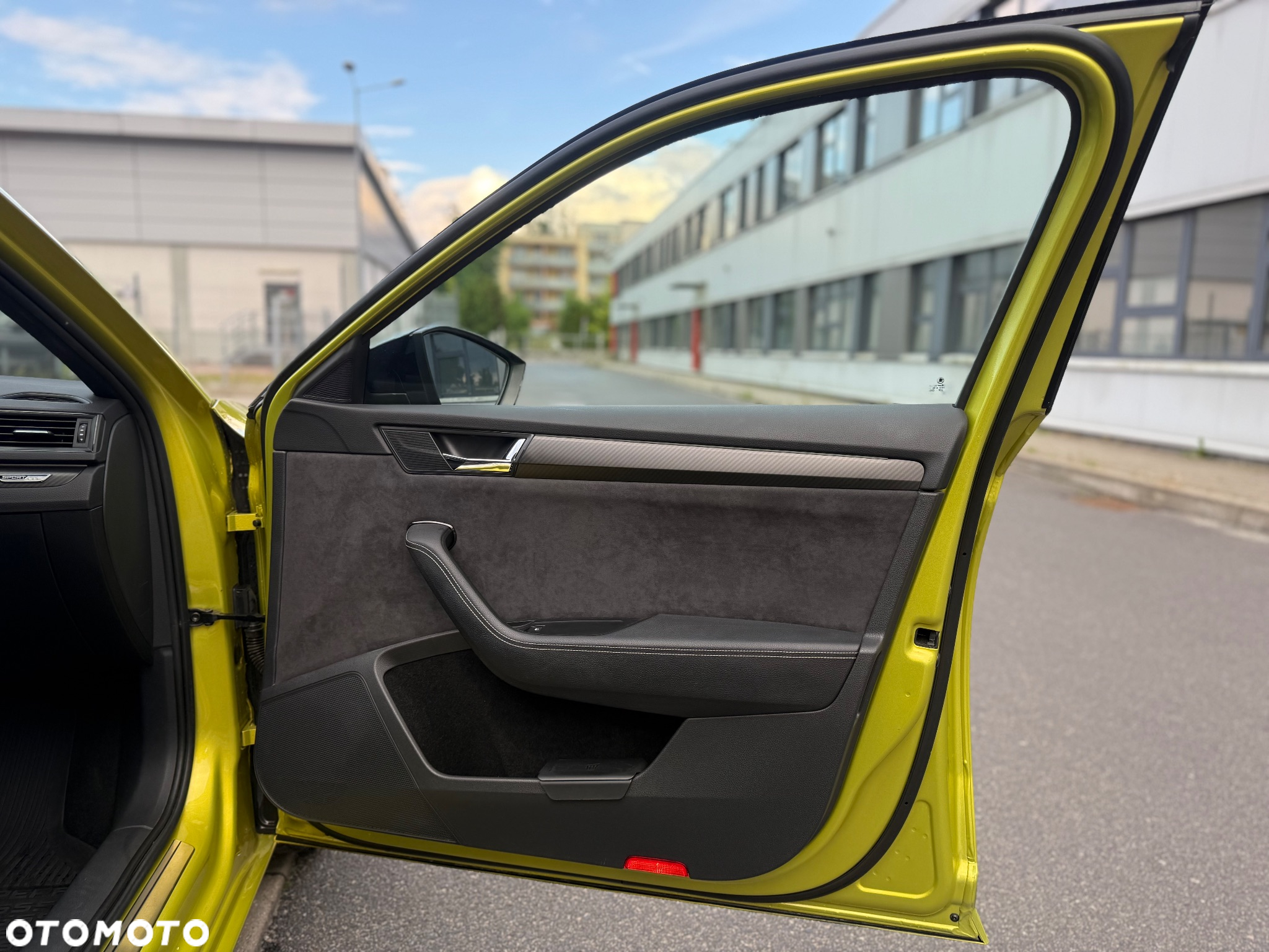Skoda Superb 1.5 TSI iV DSG Sportline - 18