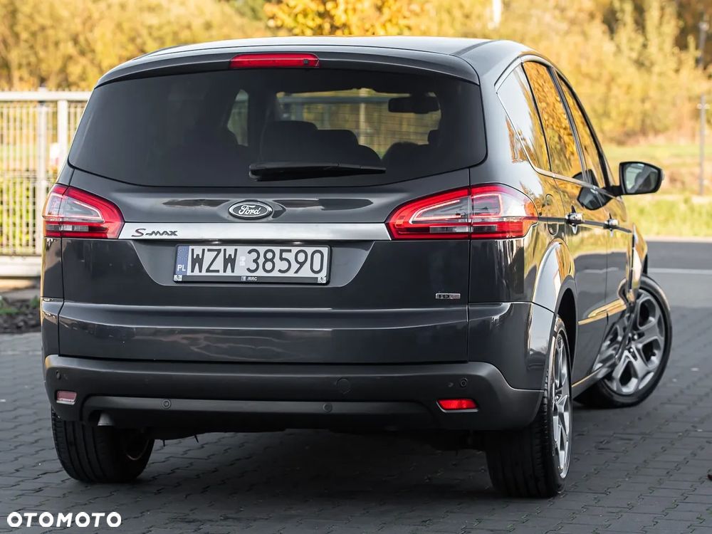 Ford S-Max - 13