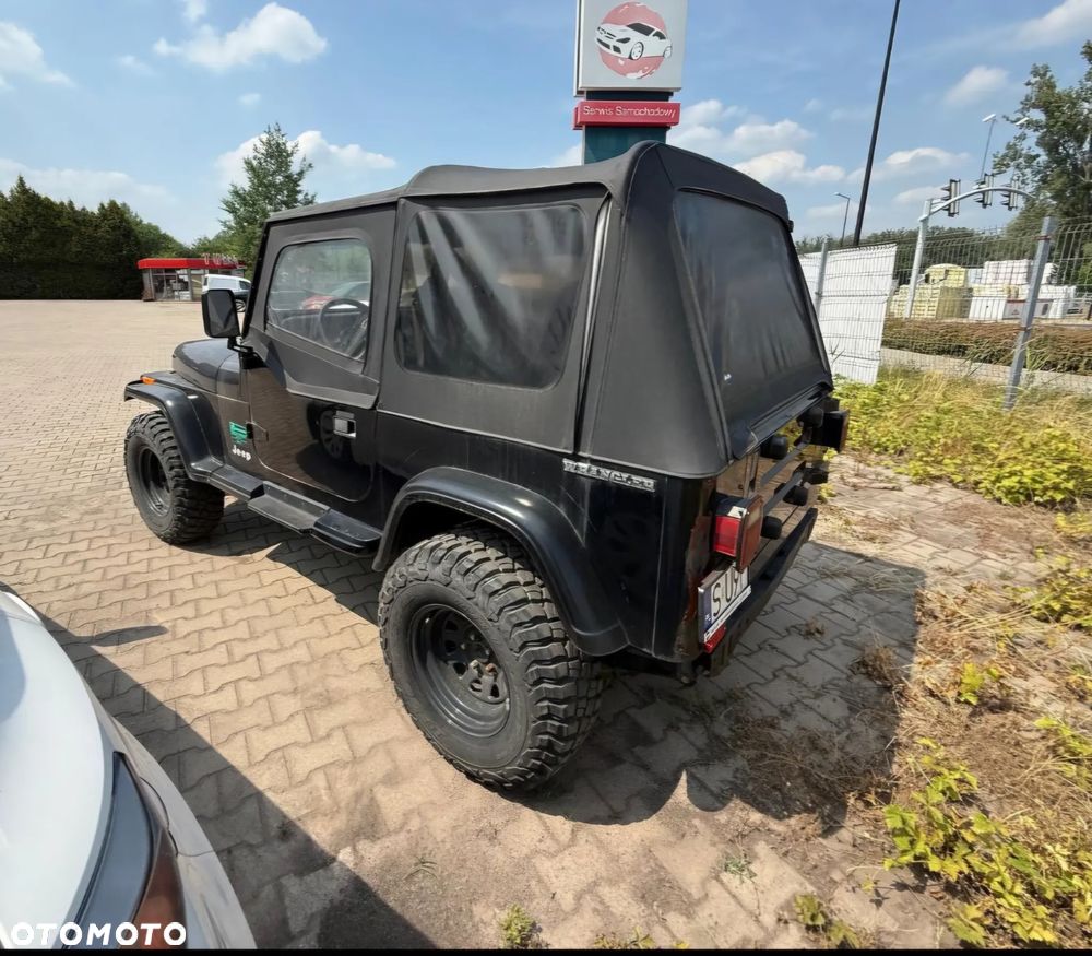 Jeep Wrangler - 10