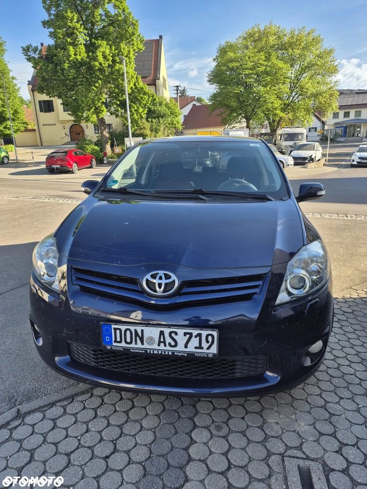 Toyota Auris 1.6 Premium + - 7