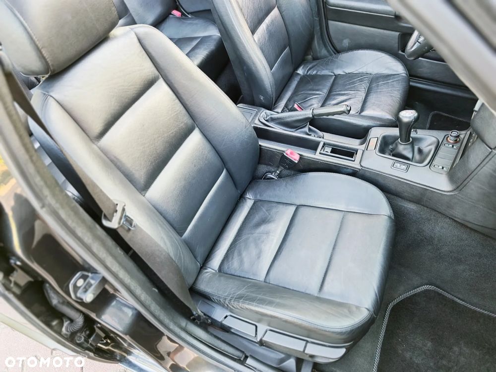 BMW Seria 3 320i - 28