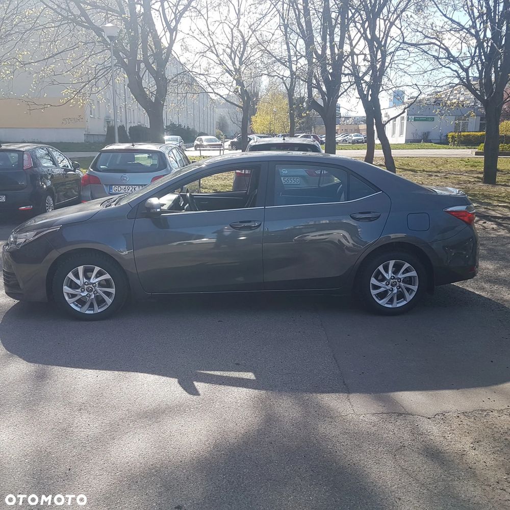 Toyota Corolla 1.6 Classic Plus - 18