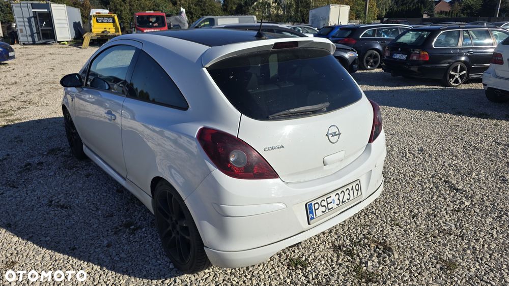 Opel Corsa 1.4 16V Sport - 11