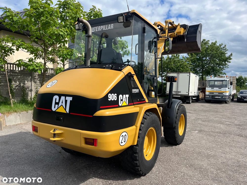 Caterpillar 906 - 4