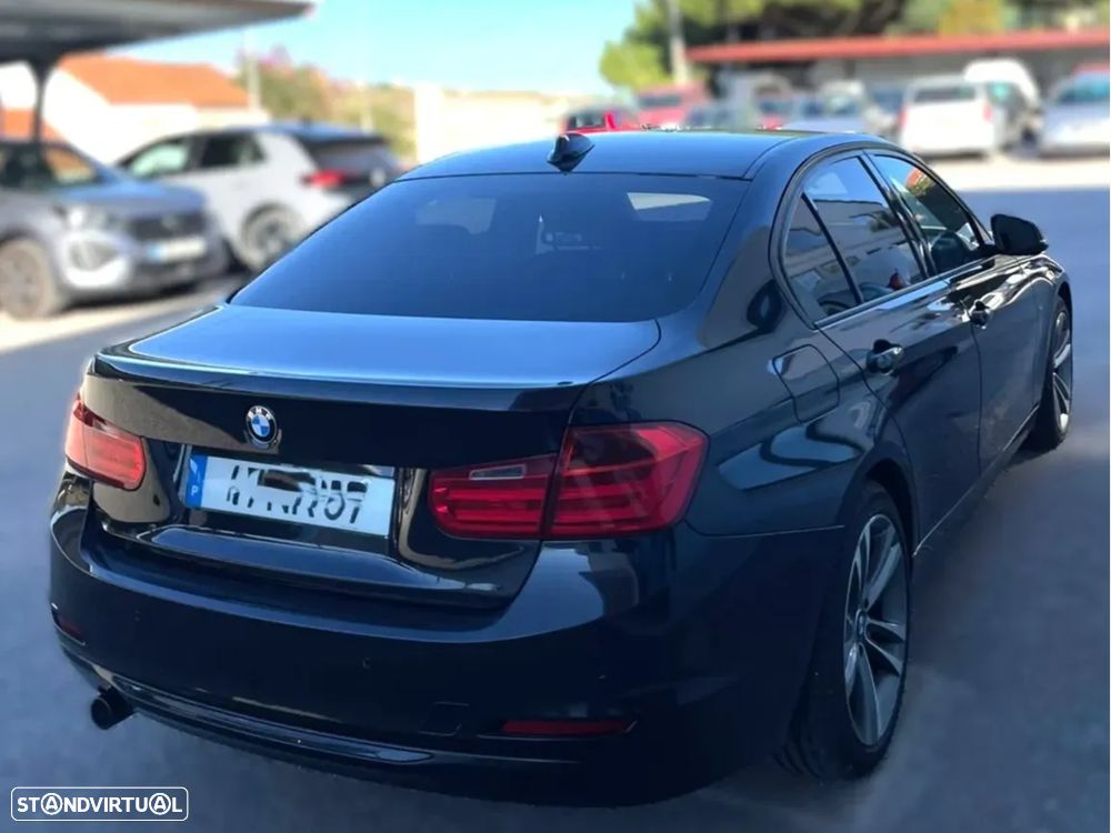 BMW 320 d Auto Line Sport - 7