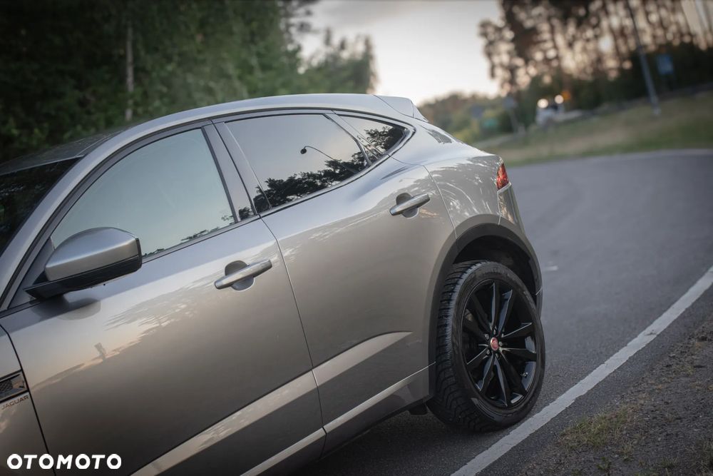 Jaguar E-Pace D150 AWD R-Dynamic - 11