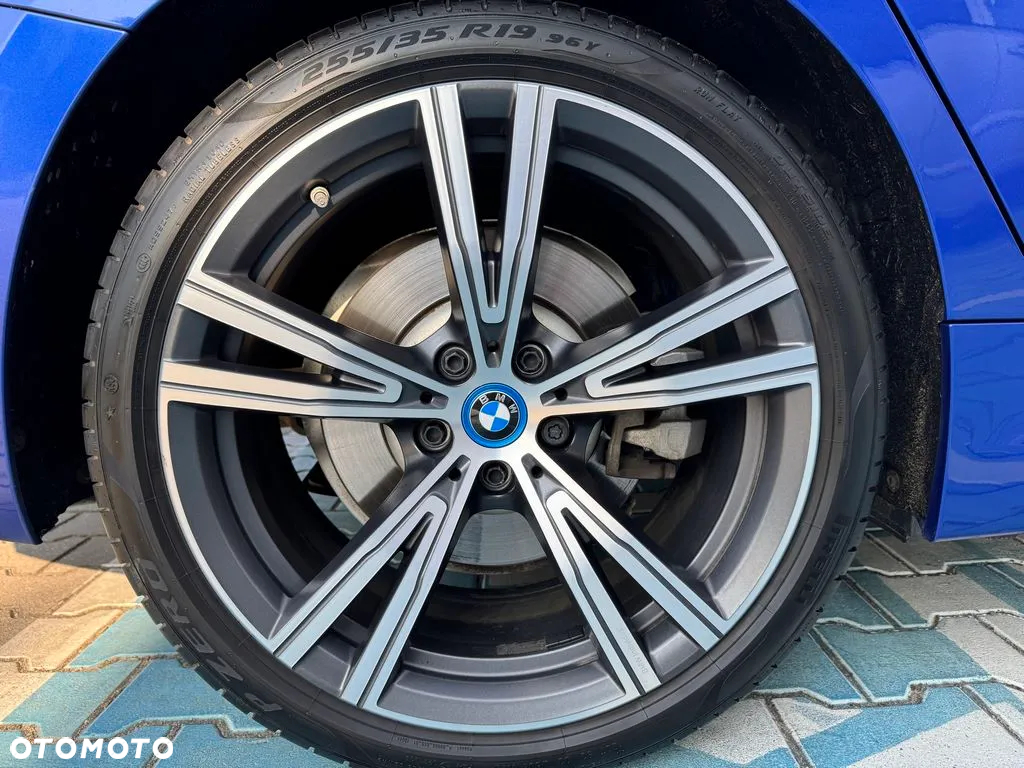 BMW Seria 3 330e M Sport sport - 29