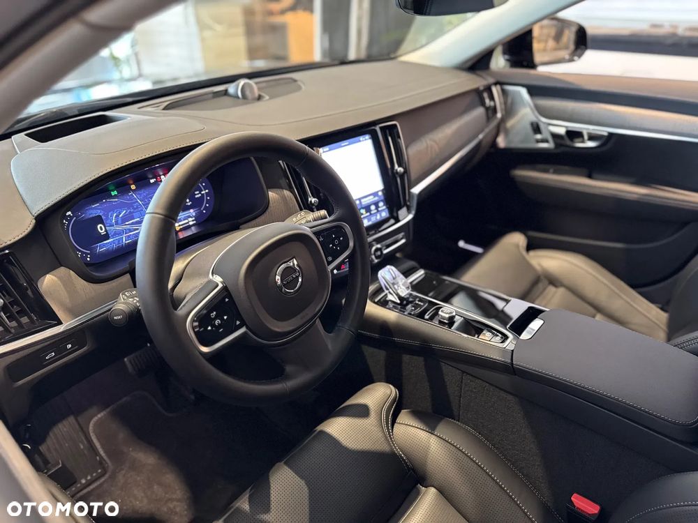 Volvo V90 T6 AWD Plug-In Hybrid Ultra Dark - 4