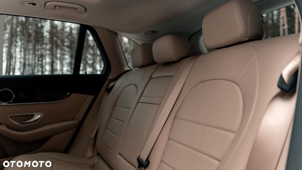 Mercedes-Benz GLC - 24