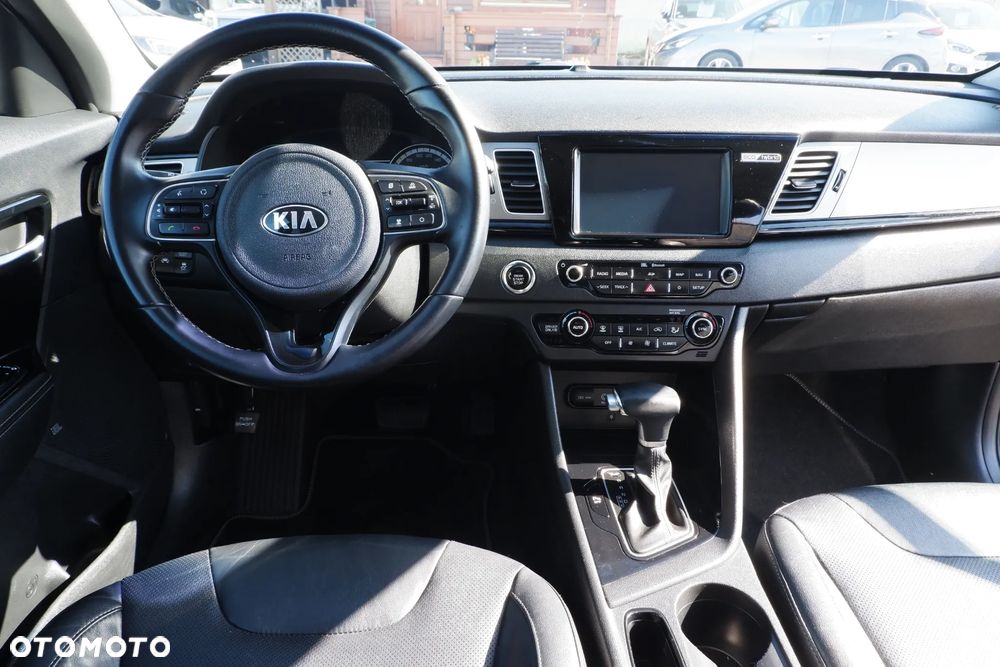 Kia Niro 1.6 GDI Hybrid L Business Line - 13