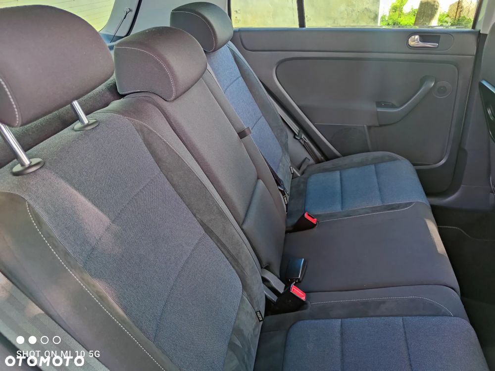 Volkswagen Golf Plus 1.6 TDI Comfortline DSG - 19