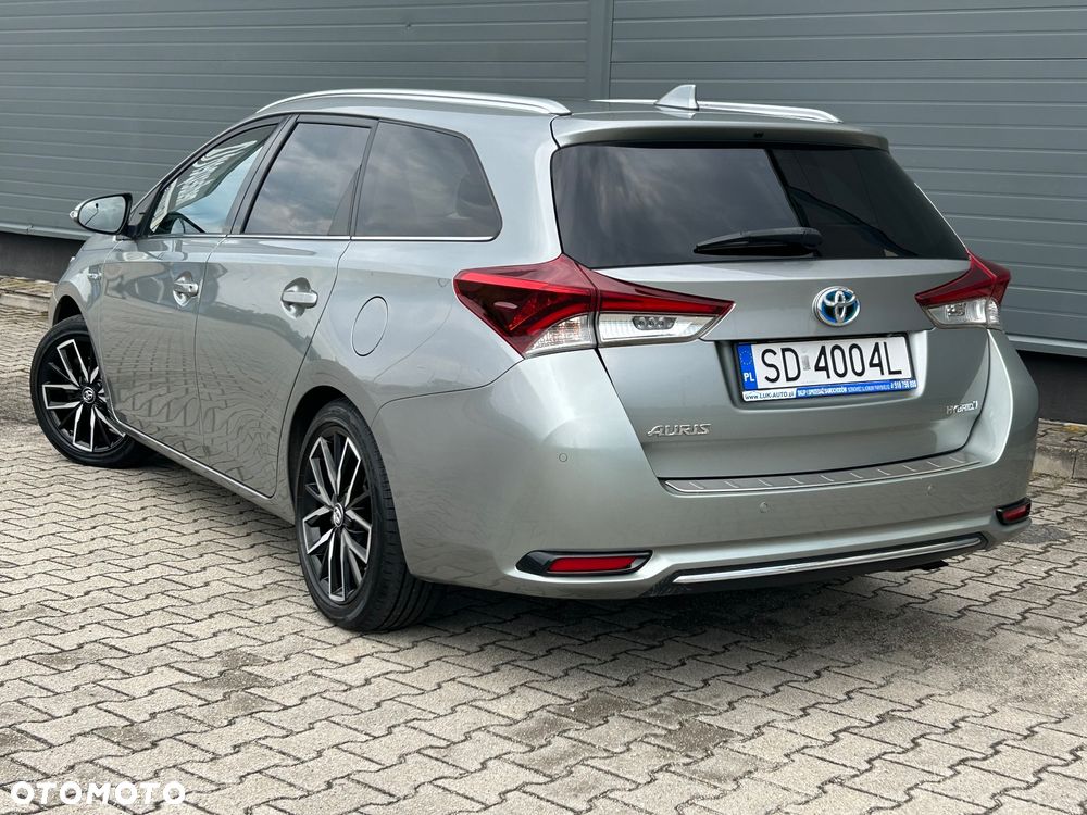Toyota Auris Hybrid 135 Prestige - 2