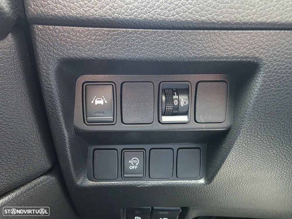 Nissan Qashqai 1.5 dCi N-Connecta J18 - 24