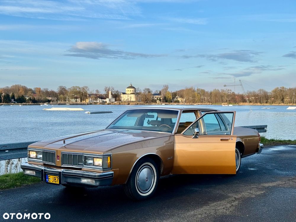 Oldsmobile Delta 88 - 10