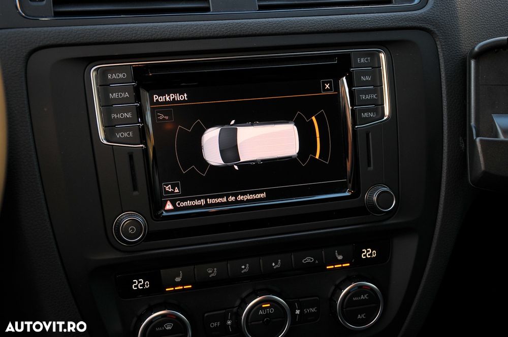 Volkswagen Jetta 2.0 TDI DSG Highline - 17