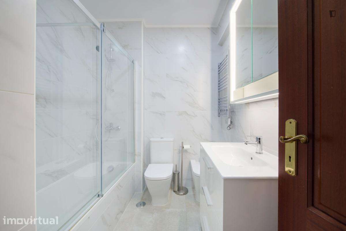 Quarto - localizado em Entrecampos Lisbon - Grande imagem: 5/30