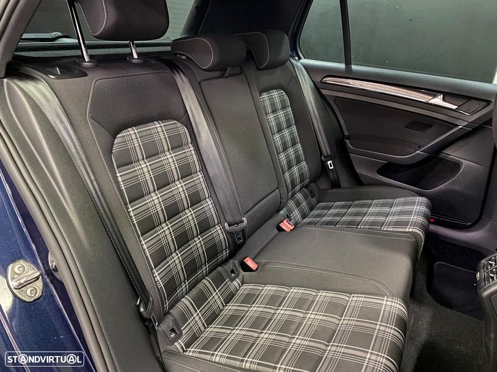 VW Golf 2.0 TDI GTD - 26