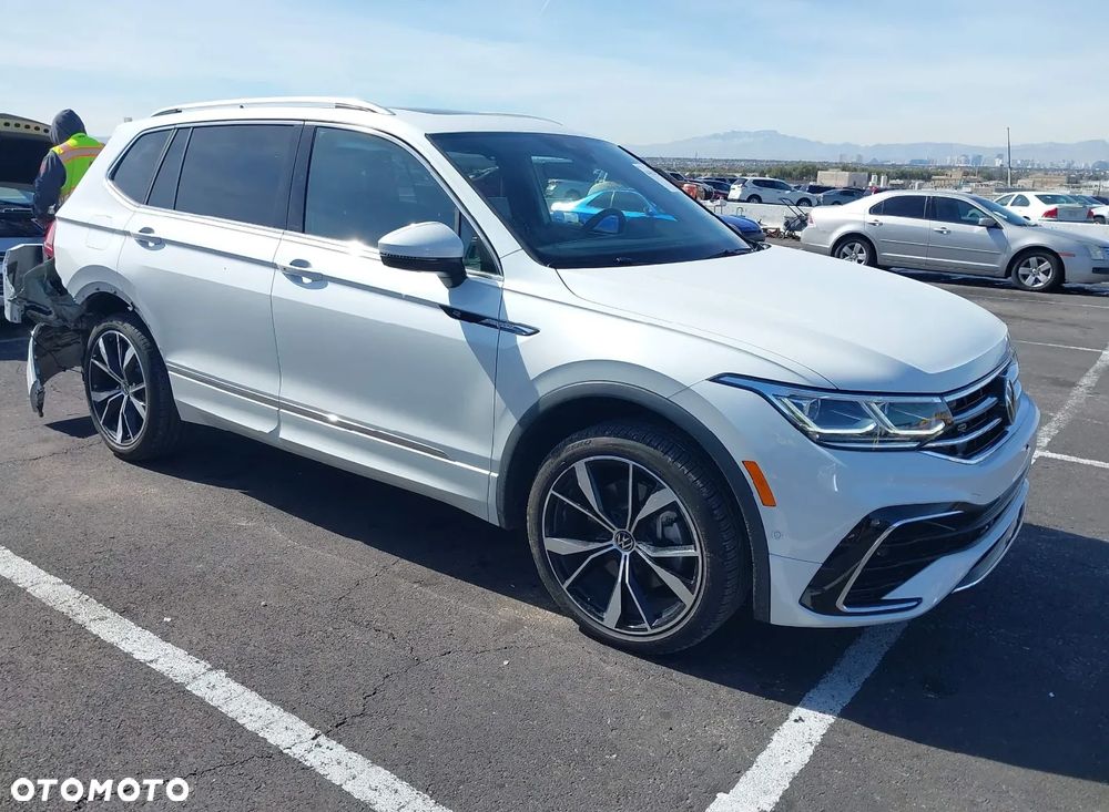 Volkswagen Tiguan Allspace - 8