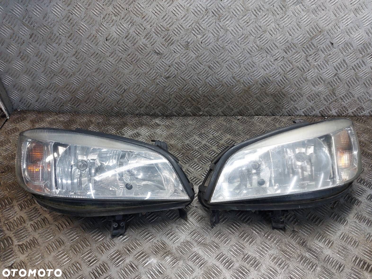 LAMPA LEWY PRZÓD + PRAWY PRZÓD OPEL ZAFIRA A LIFT Z380 90582021 - 1