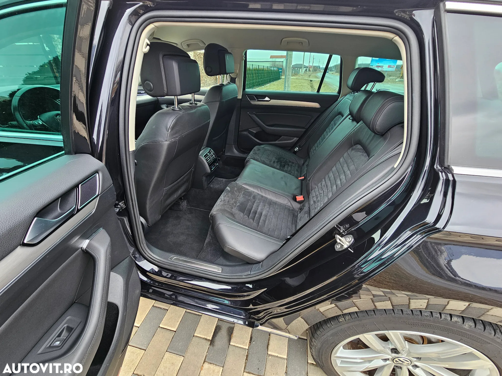 Volkswagen Passat Variant 2.0 TDI DSG Comfortline - 9