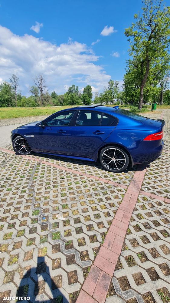 Jaguar XE 2.0 R-Sport - 11
