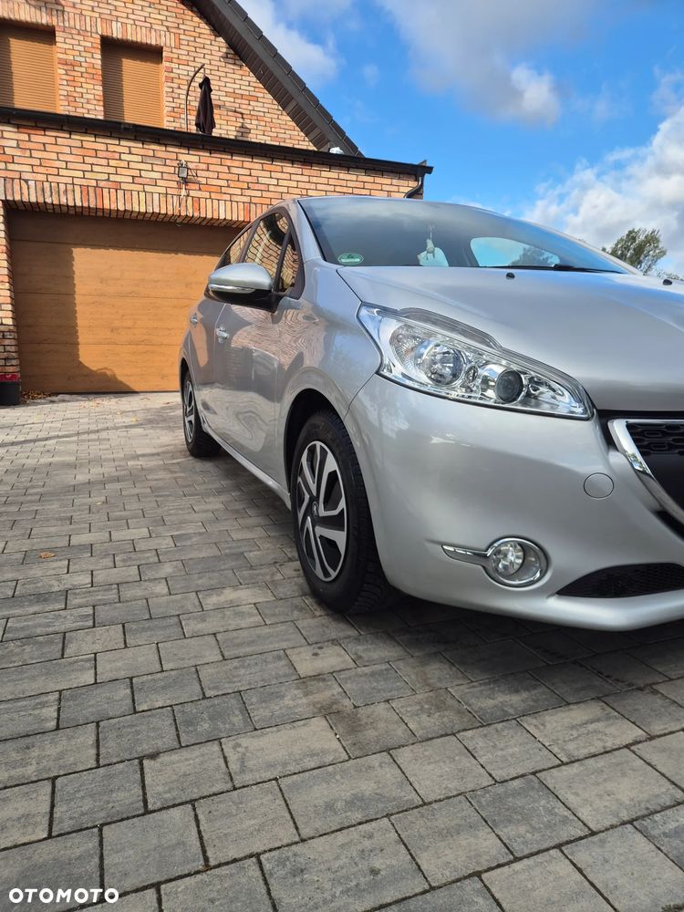 Peugeot 208 - 16