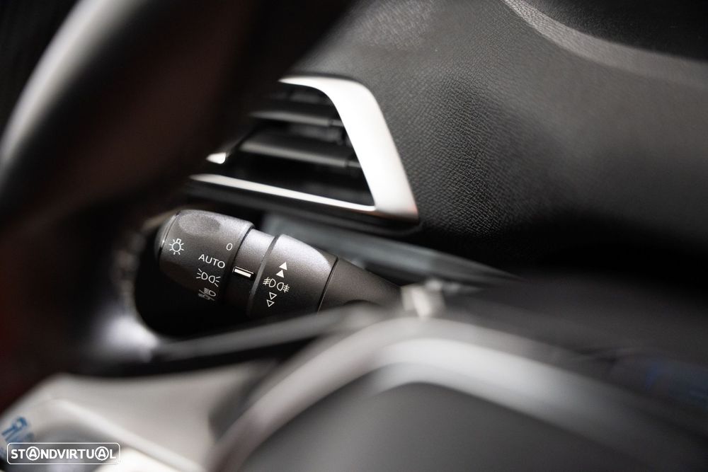 Peugeot 3008 1.2 PureTech Allure - 19