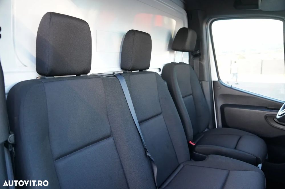 Mercedes-Benz SPRINTER 315 CDI / CONTAINER 4.4 M / 750 KG LIFT / TWIN / IMPORTAT - 28
