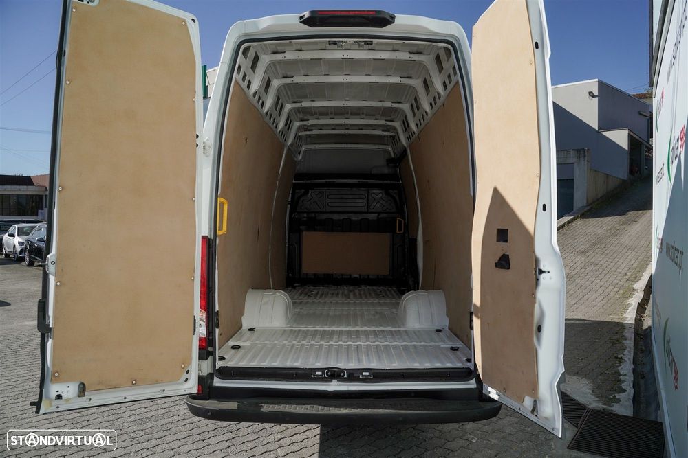 Iveco Daily 2.3 35C16V 4100 18m3 - 4